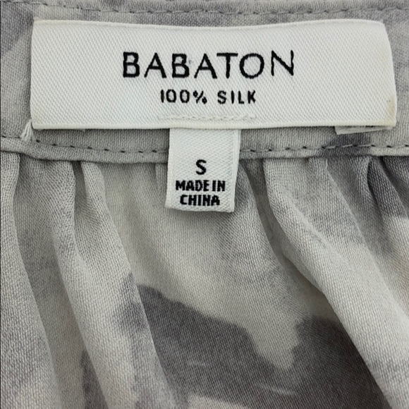ARITZIA Babaton Button Down Blouse Size Small - Picture 11 of 11